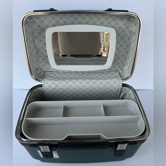 Vintage American Tourister Make Up/ Travel Hard Case Luggage - Picture 6 of 10